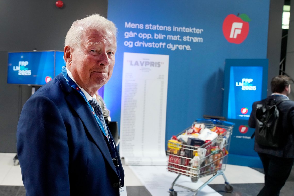 Frp-legende Carl I. Hagen forteller at det har vært en fornøyelse å være til stede på Frp-landsmøtet i helgen. Foto: Heiko Junge / NTB Frp-legende Carl I. Hagen forteller at det har vært en fornøyelse å være til stede på Frp-landsmøtet i helgen. Foto: Heiko Junge / NTB