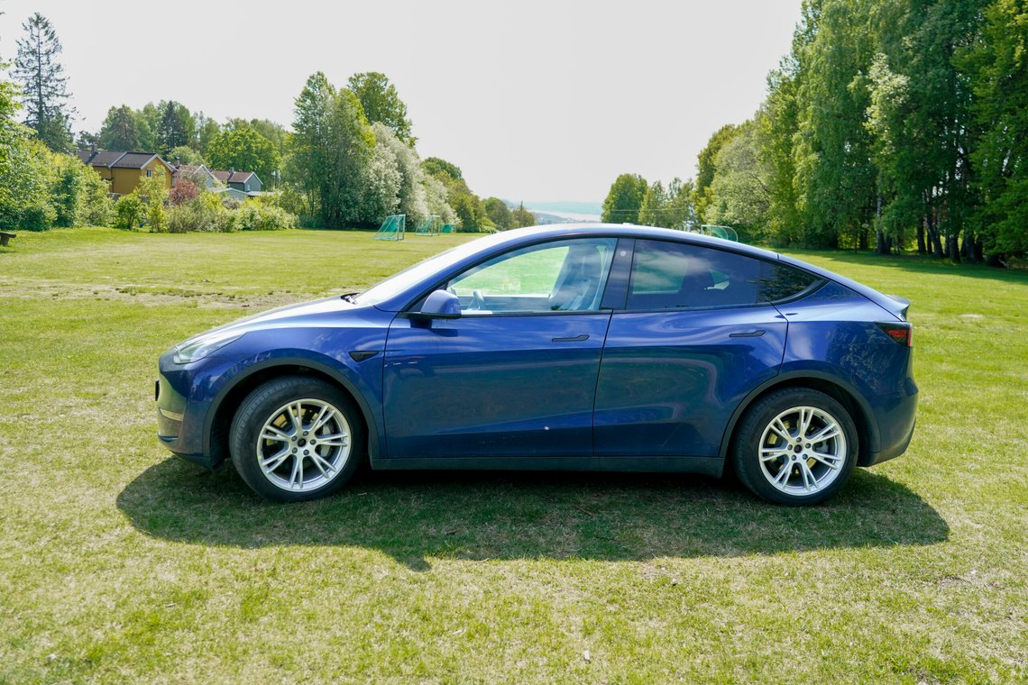 Oslo 20230525.
Tesla Model Y er blitt en meget populær bil i Norge. Salgstallene har steget jevnt og trutt de siste årene.
Foto: Terje Pedersen / NTB Oslo 20230525.
Tesla Model Y er blitt en meget populær bil i Norge. Salgstallene har steget jevnt og trutt de siste årene.
Foto: Terje Pedersen / NTB