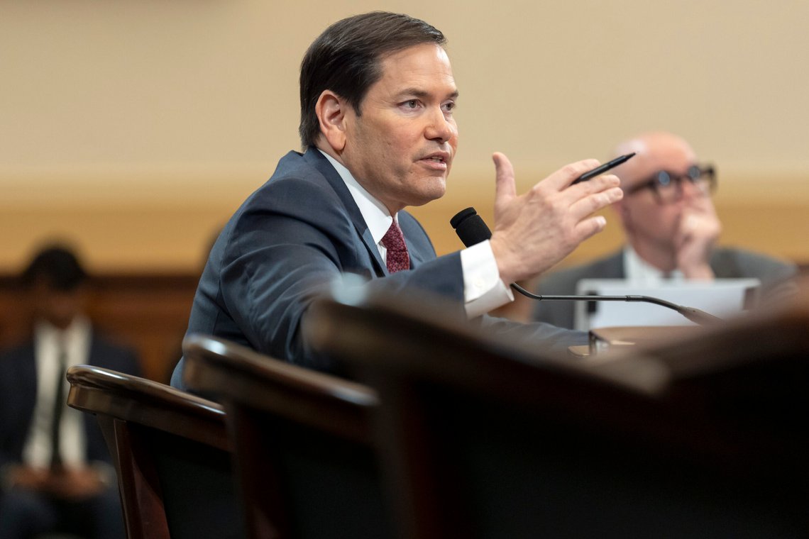 USAs utenriksminister Marco Rubio legger press på Europa. Trump-regjeringen vil ikke akseptere trusler mot amerikanske borgere og nedsabling av ytringsfriheten. Foto: Mark Schiefelbein / AP / NTB USAs utenriksminister Marco Rubio legger press på Europa. Trump-regjeringen vil ikke akseptere trusler mot amerikanske borgere og nedsabling av ytringsfriheten. Foto: Mark Schiefelbein / AP / NTB