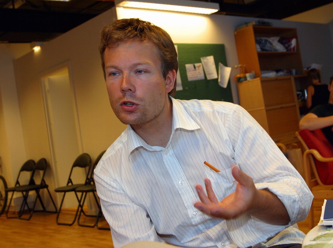 OSLO 20020717
NRKs direkte fjernsynsprogram Sommeråpent fra Aker Brygge. Vaktsjef Anders Børringbo i NRK før onsdagens sending.
Foto: Knut Fjeldstad / NTB OSLO 20020717
NRKs direkte fjernsynsprogram Sommeråpent fra Aker Brygge. Vaktsjef Anders Børringbo i NRK før onsdagens sending.
Foto: Knut Fjeldstad / NTB