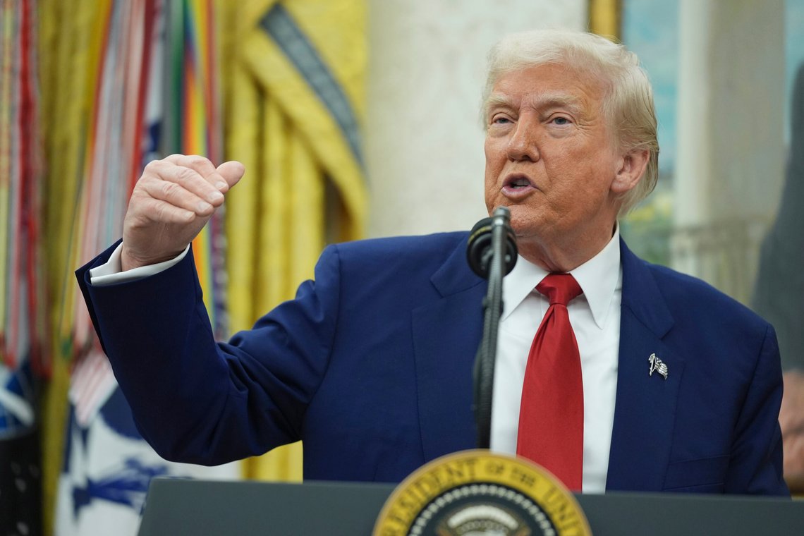 Donald Trumps omfattende tolltiltak har fått seg et nytt juridisk skudd for baugen. Den føderale handelsretten sier presidentens krisefullmakter ikke overgår Kongressens eksklusive og grunnlovsfestede rett til å regulere handelen med andre land. Arkivfoto: Evan Vucci / AP / NTB Donald Trumps omfattende tolltiltak har fått seg et nytt juridisk skudd for baugen. Den føderale handelsretten sier presidentens krisefullmakter ikke overgår Kongressens eksklusive og grunnlovsfestede rett til å regulere handelen med andre land. Arkivfoto: Evan Vucci / AP / NTB