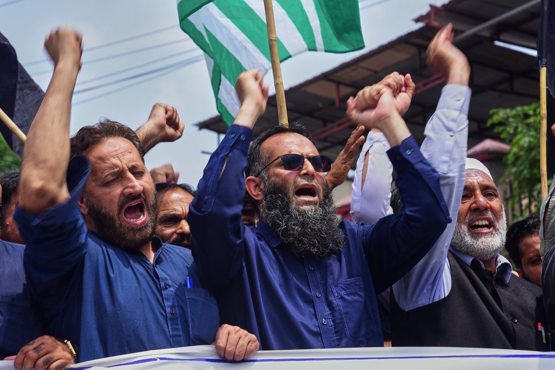 Supporters of Pasban-e-Hurriyat Jammu and Kashmir chant slogans during an anti-India demonstration, in Muzaffarabad, the capital of Pakistan administered Kashmir, Monday, May 5, 2025. (AP Photo/M.D. Mughal) Supporters of Pasban-e-Hurriyat Jammu and Kashmir chant slogans during an anti-India demonstration, in Muzaffarabad, the capital of Pakistan administered Kashmir, Monday, May 5, 2025. (AP Photo/M.D. Mughal)