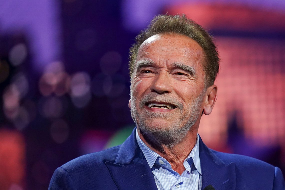 Tidligere California-guvernør Arnold Schwarzenegger sier at netto null er tull, og mener det er viktigere å redusere forurensning den å fokusere på klimaendringer. Arkivfoto: Jack Dempsey / AP / NTB Tidligere California-guvernør Arnold Schwarzenegger sier at netto null er tull, og mener det er viktigere å redusere forurensning den å fokusere på klimaendringer. Arkivfoto: Jack Dempsey / AP / NTB