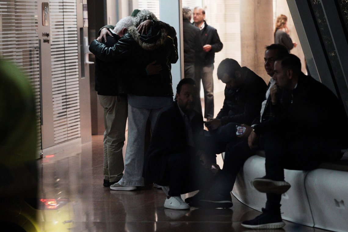 Miguel Uribe Londono, top left, father of Colombian senator and presidential candidate Miguel Uribe Turbay who was shot during a campaign rally, embraces relatives outside the Santa Fe hospital in Bogota, Colombia, Saturday, June 7, 2025. (AP Photo/Ivan Valencia) Miguel Uribe Londono, top left, father of Colombian senator and presidential candidate Miguel Uribe Turbay who was shot during a campaign rally, embraces relatives outside the Santa Fe hospital in Bogota, Colombia, Saturday, June 7, 2025. (AP Photo/Ivan Valencia)