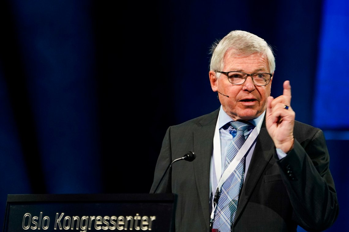 Kjell Magne Bondevik hever atter en gang pekefingeren. Foto: Terje Pedersen / NTB Kjell Magne Bondevik hever atter en gang pekefingeren. Foto: Terje Pedersen / NTB