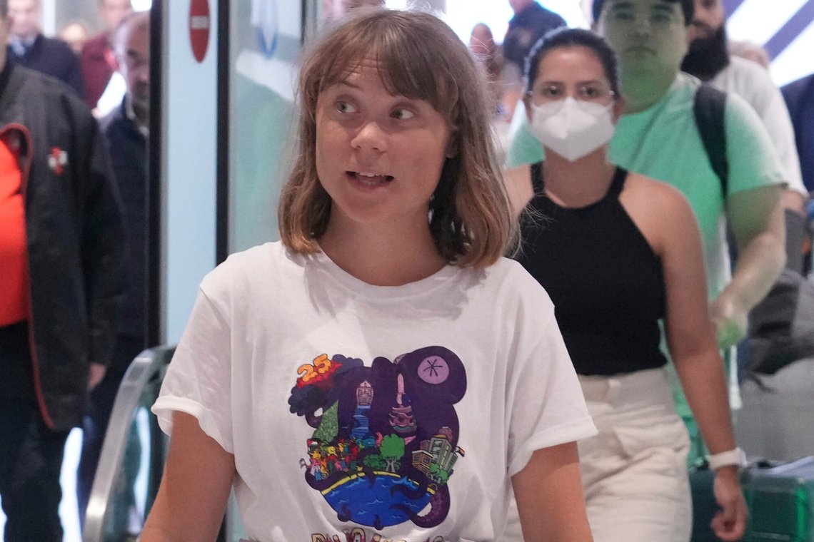 Activist Greta Thunberg arrives from Israel at Charles de Gaulle airport, north of Paris, Tuesday, June 10, 2025. (AP Photo/Michel Euler) Activist Greta Thunberg arrives from Israel at Charles de Gaulle airport, north of Paris, Tuesday, June 10, 2025. (AP Photo/Michel Euler)