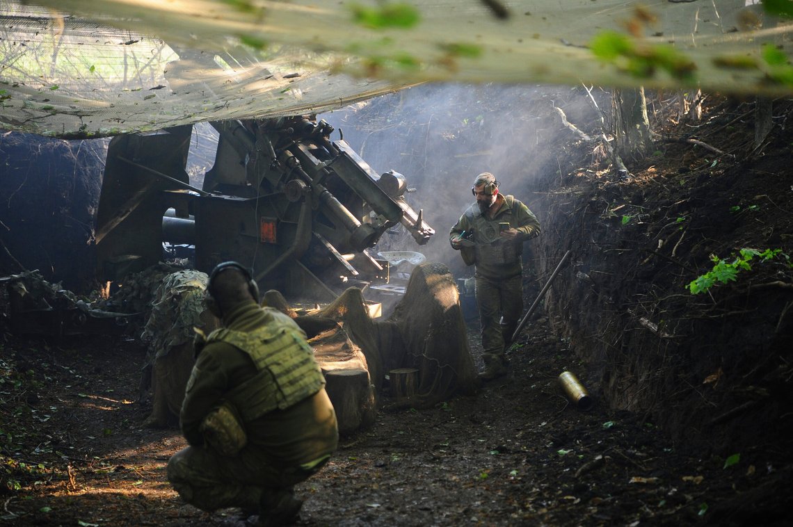 Ukrainas 127. separate brigade avfyrer artilleri mot russiske hærstillinger nær Kharkiv, Ukraina, fredag 23. mai 2025. Foto: Anatolii Lysianskyi/Ukrainas 127. separate brigade via AP/ NTB. Ukrainas 127. separate brigade avfyrer artilleri mot russiske hærstillinger nær Kharkiv, Ukraina, fredag 23. mai 2025. Foto: Anatolii Lysianskyi/Ukrainas 127. separate brigade via AP/ NTB.
