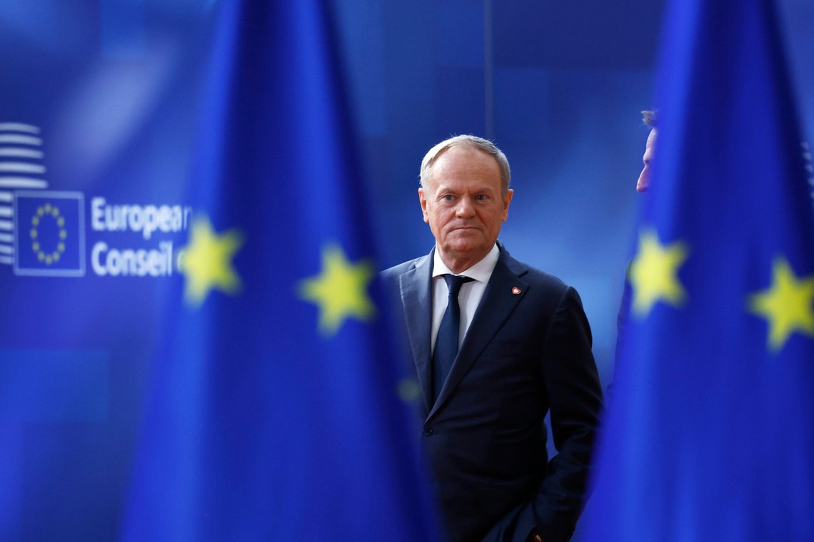 Hvordan skal EU forholde seg til at Polens statsminister Donald Tusk trolig ikke kan levere lovede reformer på rettsområdet? Det er blant spørsmålene som reises etter de konservatives valgseier i Polen. Foto: AP / NTB Hvordan skal EU forholde seg til at Polens statsminister Donald Tusk trolig ikke kan levere lovede reformer på rettsområdet? Det er blant spørsmålene som reises etter de konservatives valgseier i Polen. Foto: AP / NTB