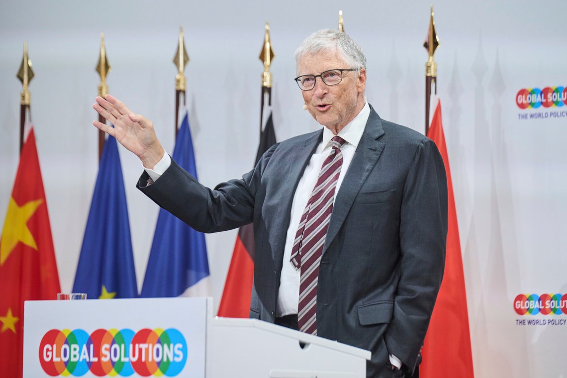 Bill Gates, grunnlegger av Microsoft, gründer, programmerer og kunstformidler, taler på Global Solutions Summit på ESMT (European School of Management and Technology) i Berlin 7. mai 2024. Foto: Annette Riedl, AP-NTB. Bill Gates, grunnlegger av Microsoft, gründer, programmerer og kunstformidler, taler på Global Solutions Summit på ESMT (European School of Management and Technology) i Berlin 7. mai 2024. Foto: Annette Riedl, AP-NTB.