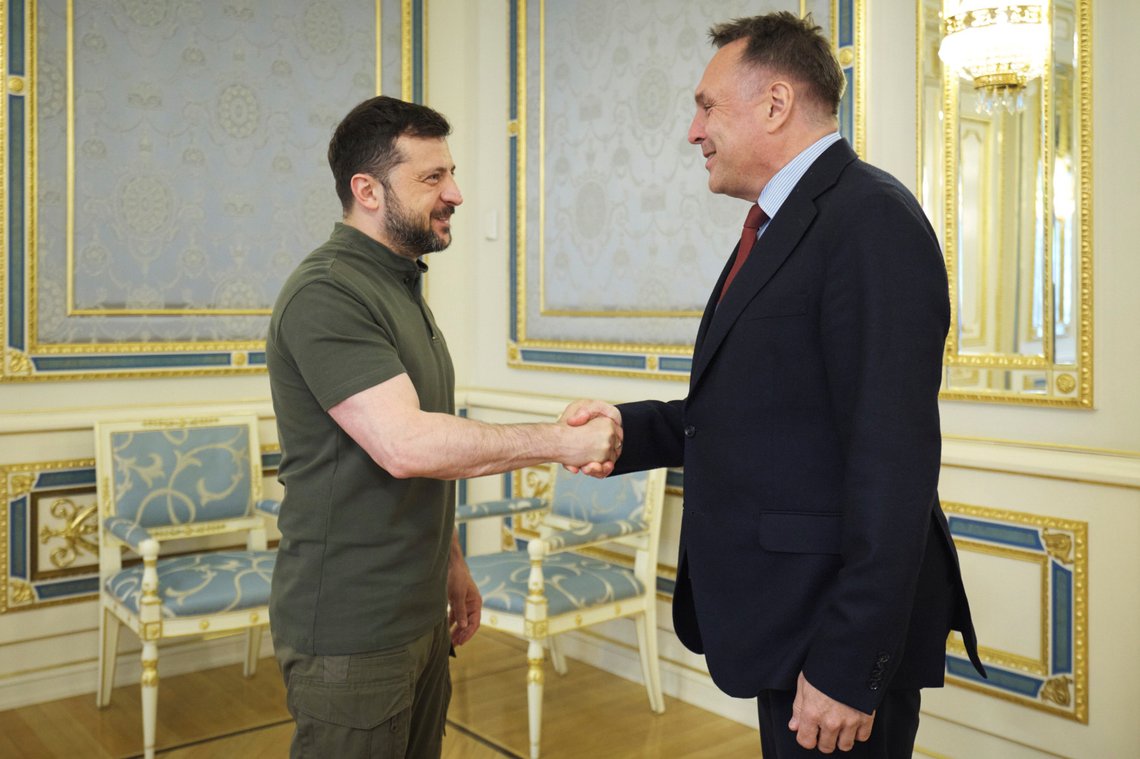 Forsvarsminister Tore O. Sandvik møtte Ukrainas president Volodymyr Zelenskyj søndag. Foto: Forsvarsdepartementet / NTB Forsvarsminister Tore O. Sandvik møtte Ukrainas president Volodymyr Zelenskyj søndag. Foto: Forsvarsdepartementet / NTB