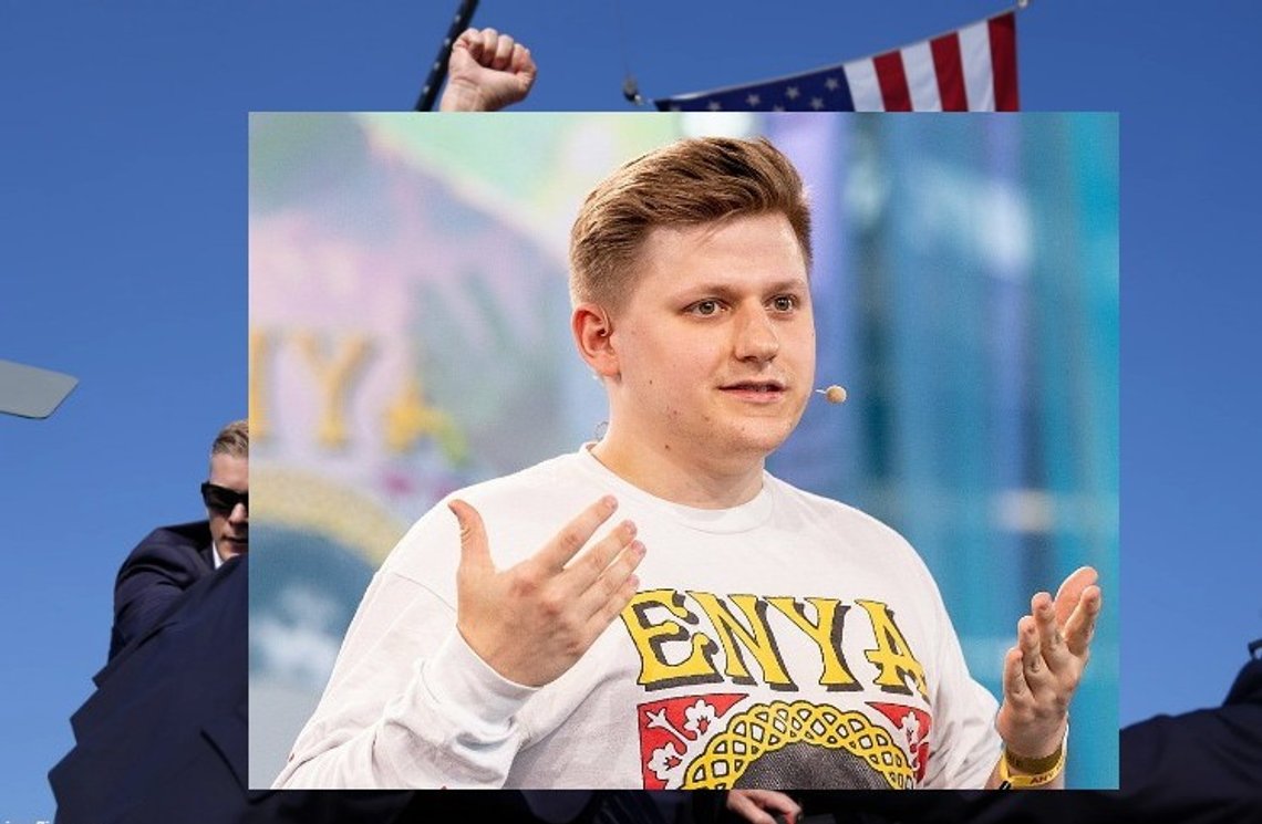 Sebastian Hotz (born 16 January 1996 in Forchheim) usually appearing as El Hotzo, a German satirist and podcaster.10 June 2022. Photo: Wikimedia. Sebastian Hotz (born 16 January 1996 in Forchheim) usually appearing as El Hotzo, a German satirist and podcaster.10 June 2022. Photo: Wikimedia.
