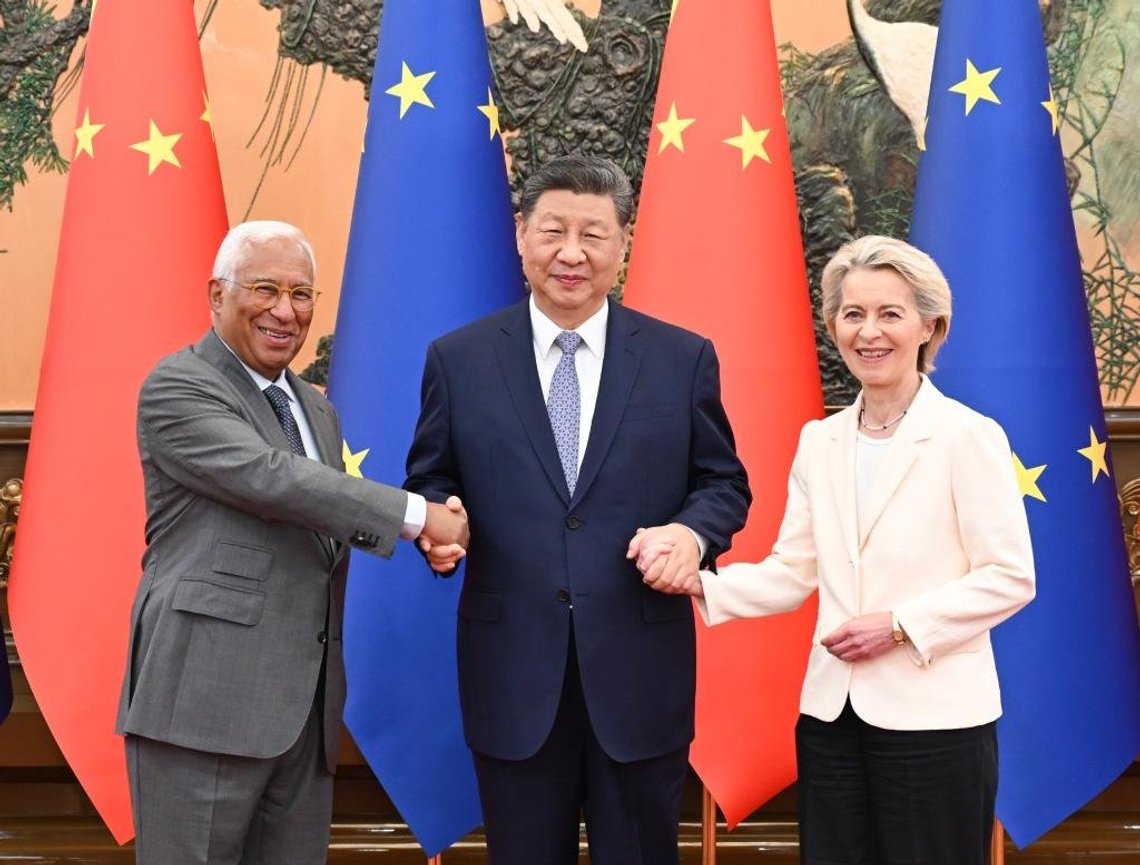 António Costa, Xi og Ursula von der Leyen kuttet todagersmøtet ned til én dag. Foto fra X António Costa, Xi og Ursula von der Leyen kuttet todagersmøtet ned til én dag. Foto fra X