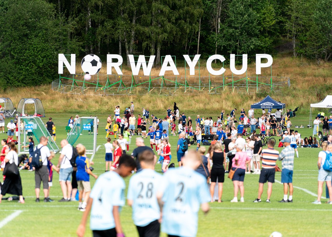 Oslo 20250727.
Norway cup på Ekebergssletta søndag. I år skal 2000 lag og deltakere fra 35 nasjoner i aksjon.
Foto: Thomas Fure / NTB Oslo 20250727.
Norway cup på Ekebergssletta søndag. I år skal 2000 lag og deltakere fra 35 nasjoner i aksjon.
Foto: Thomas Fure / NTB