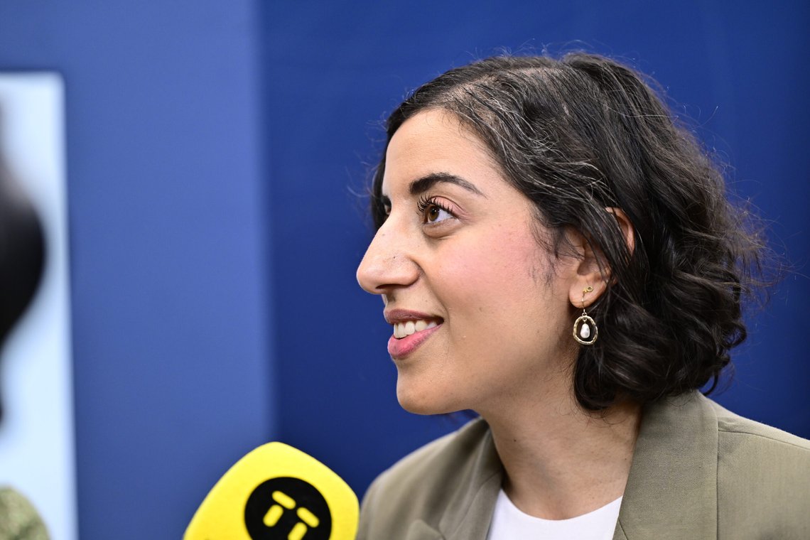 Simona Mohamsson er nyutnevnt både som partileder for Liberalerna og statsråd i den svenske regjeringen. Men nå er det avslørt at hun bløffet da hun hevdet at hun hadde en mastergrad. Foto: Magnus Lejhall / TT / NTB Simona Mohamsson er nyutnevnt både som partileder for Liberalerna og statsråd i den svenske regjeringen. Men nå er det avslørt at hun bløffet da hun hevdet at hun hadde en mastergrad. Foto: Magnus Lejhall / TT / NTB