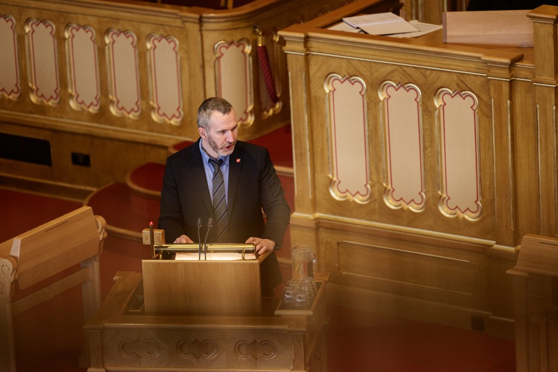 Energipolitisk talsperson for FrP, Marius Arion Nilsen, er kritisk til regjeringens krav om biodrivstoff, som han mener rammer familier og næringsliv. Foto: Jonas Been Henriksen / NTB Energipolitisk talsperson for FrP, Marius Arion Nilsen, er kritisk til regjeringens krav om biodrivstoff, som han mener rammer familier og næringsliv. Foto: Jonas Been Henriksen / NTB
