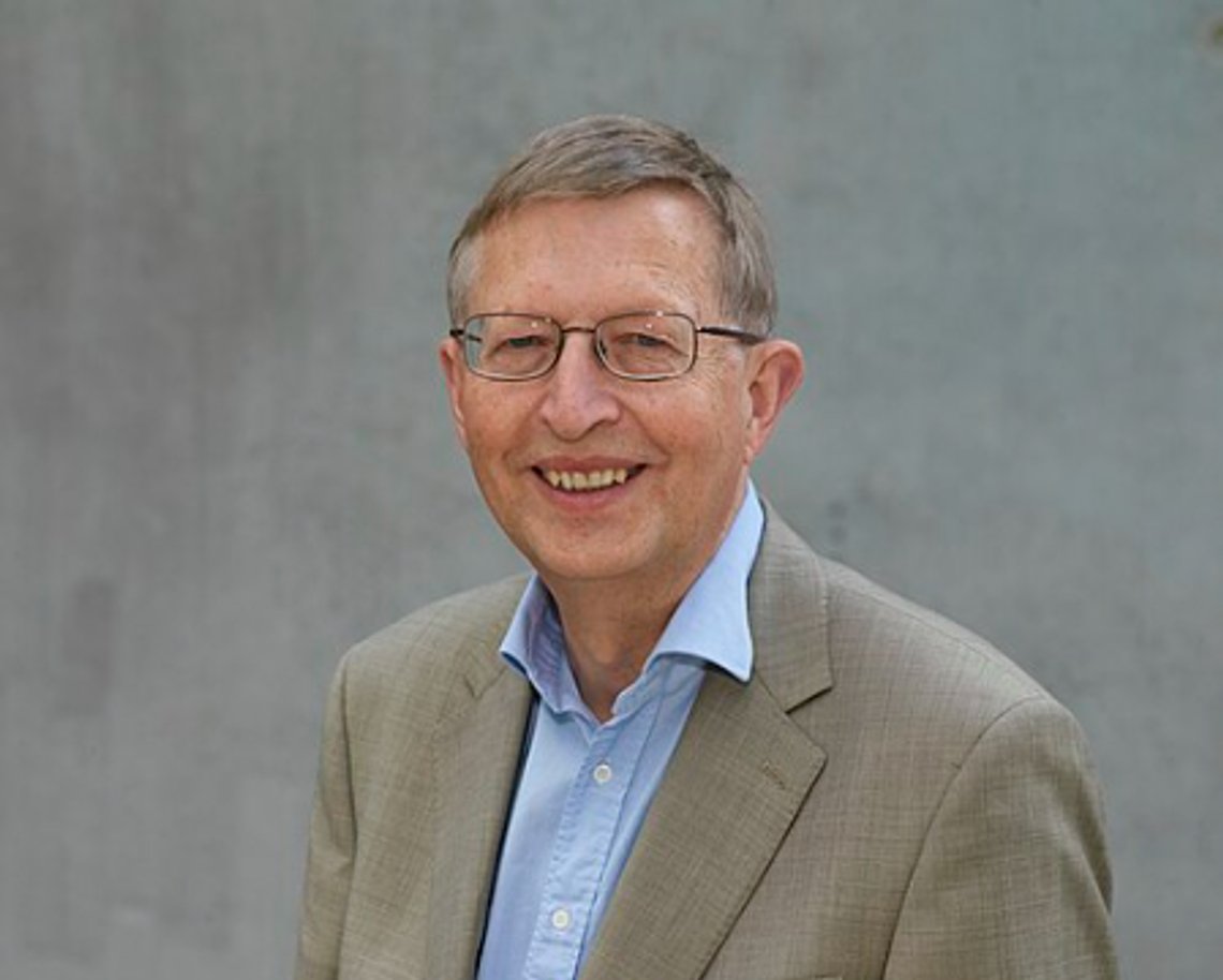 Lennart Olsen er økonomisk talsperson for Miljöpartiet i Sverige. Han vil ha færre nyfødte barn og flere gamle folk i arbeid. Foto: MP Lennart Olsen er økonomisk talsperson for Miljöpartiet i Sverige. Han vil ha færre nyfødte barn og flere gamle folk i arbeid. Foto: MP