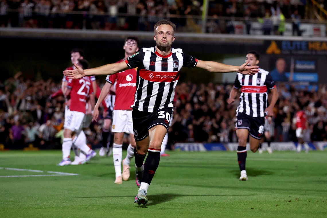 Grimsby sjokkerte Manchester United i ligacupen onsdag. Foto: Nigel French / PA via AP / NTB Grimsby sjokkerte Manchester United i ligacupen onsdag. Foto: Nigel French / PA via AP / NTB