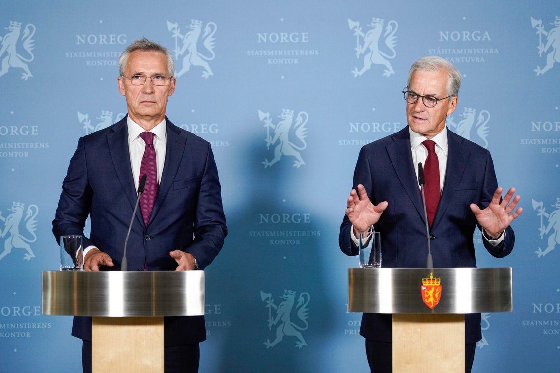 Statsminister Jonas Gahr Støre (til høyre) og finansminister Jens Stoltenberg møtte pressen på Statsministerens kontor før regjeringens budsjettkonferanse torsdag. Foto: Ole Berg-Rusten / NTB Statsminister Jonas Gahr Støre (til høyre) og finansminister Jens Stoltenberg møtte pressen på Statsministerens kontor før regjeringens budsjettkonferanse torsdag. Foto: Ole Berg-Rusten / NTB
