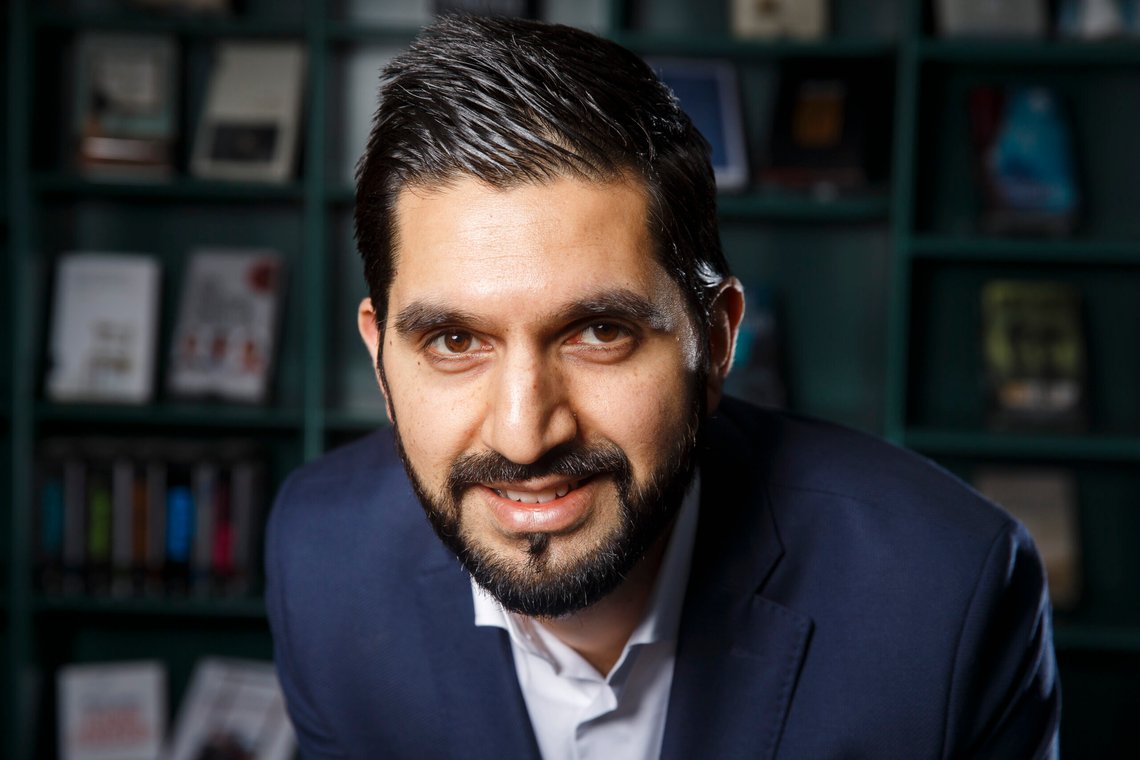 Forfatter og lege Mohammed Usman Rana bekrefter at muslimer i Norge stemmer Ap av lojalitet, og sier at han også kommer til å gjøre det ved stortingsvalget. Foto: Heiko Junge / NTB Forfatter og lege Mohammed Usman Rana bekrefter at muslimer i Norge stemmer Ap av lojalitet, og sier at han også kommer til å gjøre det ved stortingsvalget. Foto: Heiko Junge / NTB