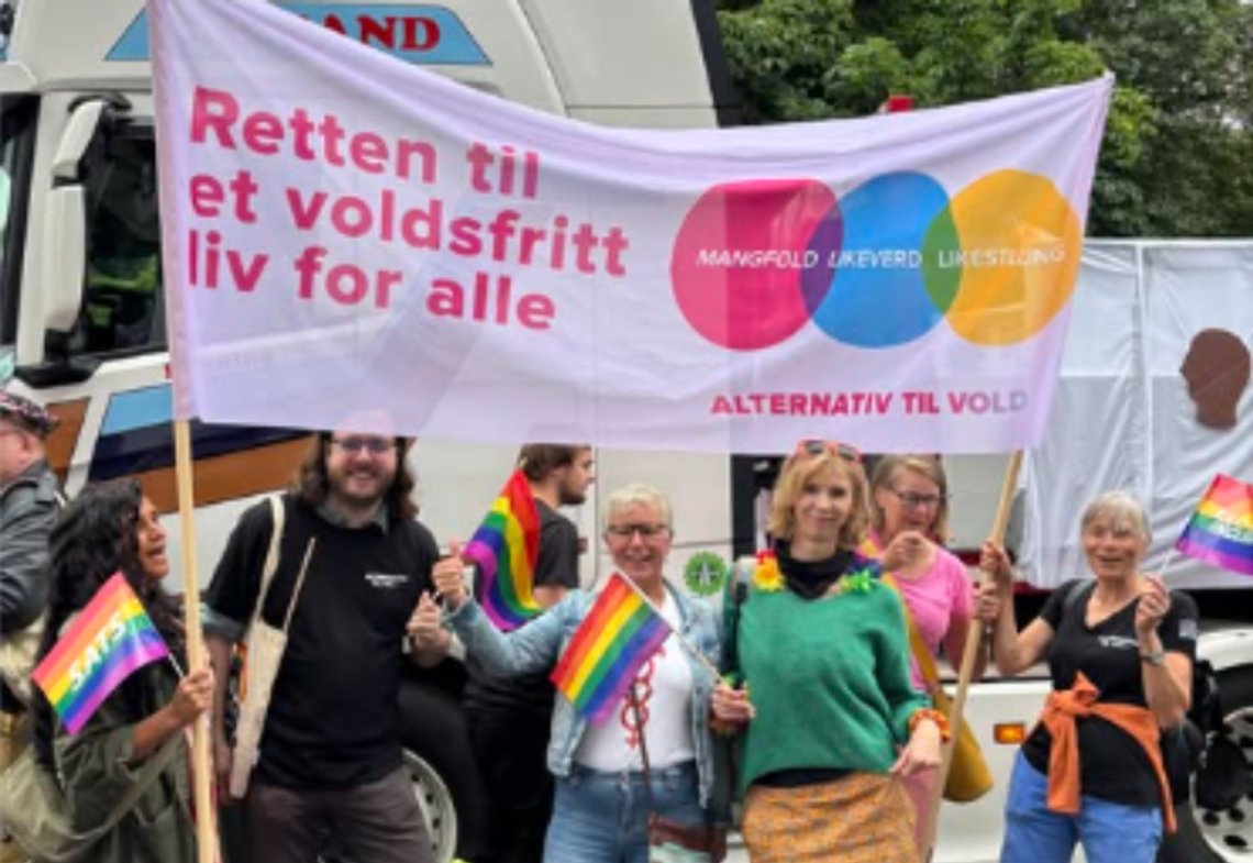 Stiftelsen Alternativ til vold er også engasjerte i Pride. Nå skal de hjelpe voldelige ungdommer i Stavanger. Foto: Facebook/ ATV Stiftelsen Alternativ til vold er også engasjerte i Pride. Nå skal de hjelpe voldelige ungdommer i Stavanger. Foto: Facebook/ ATV