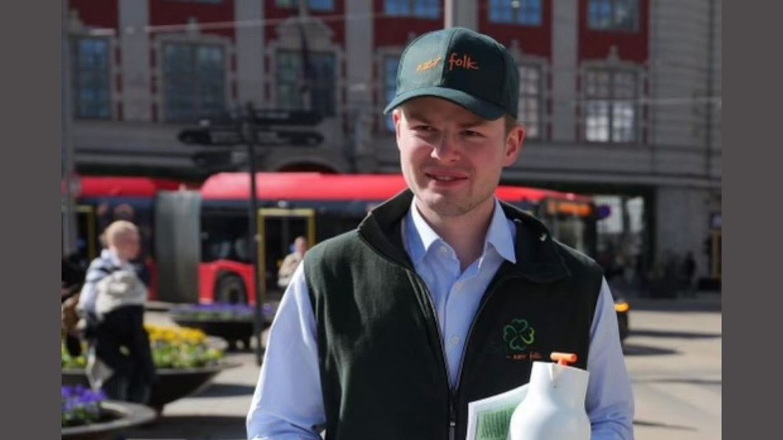 VALGKAMP: Robin Tveit har vært med i Senterpartiet siden 2018, og takker nå farvel til partiet. Foto: Privat VALGKAMP: Robin Tveit har vært med i Senterpartiet siden 2018, og takker nå farvel til partiet. Foto: Privat