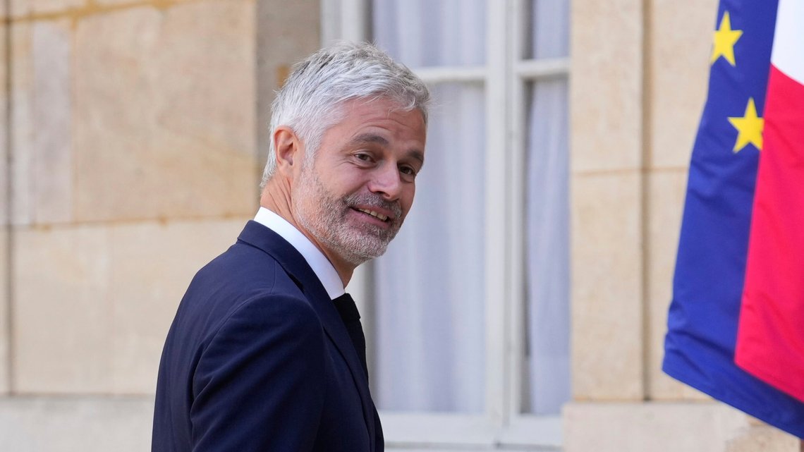 Laurent Wauquiez på vei til et møte ved den franske statsministerens kontor i Paris den 19. september 2024. Foto: Michel Euler / AP / NTB. Laurent Wauquiez på vei til et møte ved den franske statsministerens kontor i Paris den 19. september 2024. Foto: Michel Euler / AP / NTB.