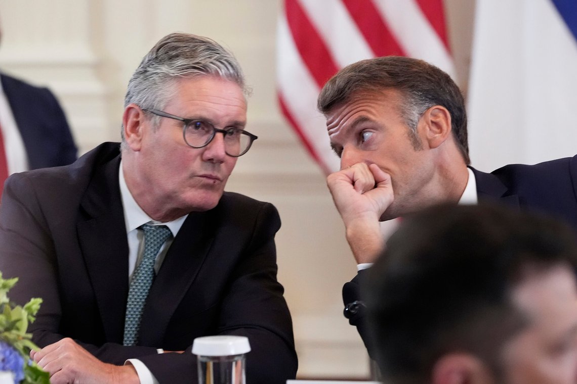 Den britiske statsministeren Keir Starmer (t.v.) og Frankrikes president Emmanuel Macron (t.h) er den demokratiske verdens mest upopulære ledere. Photo/Alex Brandon) Den britiske statsministeren Keir Starmer (t.v.) og Frankrikes president Emmanuel Macron (t.h) er den demokratiske verdens mest upopulære ledere. Photo/Alex Brandon)