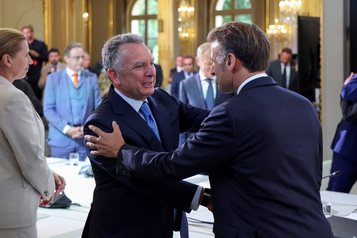 White House Special Envoy Steve Witkoff, left, shakes hand with France's President Emmanuel Macron during a summit on Ukraine at the Elysee Palace, in Paris, France, Thursday, Sept. 4, 2025. (Ludovic Marin/Pool Photo via AP) White House Special Envoy Steve Witkoff, left, shakes hand with France's President Emmanuel Macron during a summit on Ukraine at the Elysee Palace, in Paris, France, Thursday, Sept. 4, 2025. (Ludovic Marin/Pool Photo via AP)
