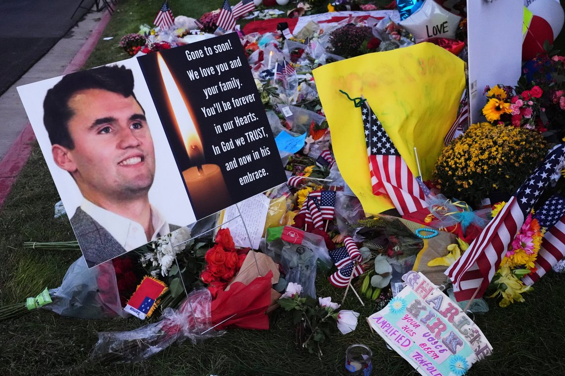 Charlie Kirk var en fredens mann, men ble drept av en venstrevridd galning for sine meninger. Foto: AP/Lindsey Wasson/NTB Charlie Kirk var en fredens mann, men ble drept av en venstrevridd galning for sine meninger. Foto: AP/Lindsey Wasson/NTB