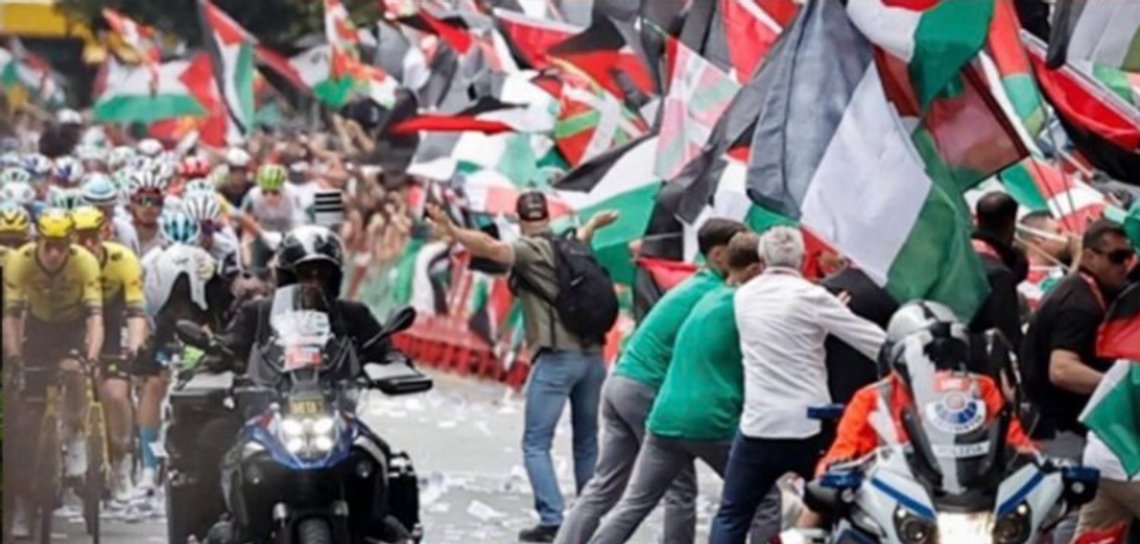 Propalestinske demonstranter skapte kaos på Vuelta-rittet i Spania. Foto: X/ Antifa_Ultras. Propalestinske demonstranter skapte kaos på Vuelta-rittet i Spania. Foto: X/ Antifa_Ultras.