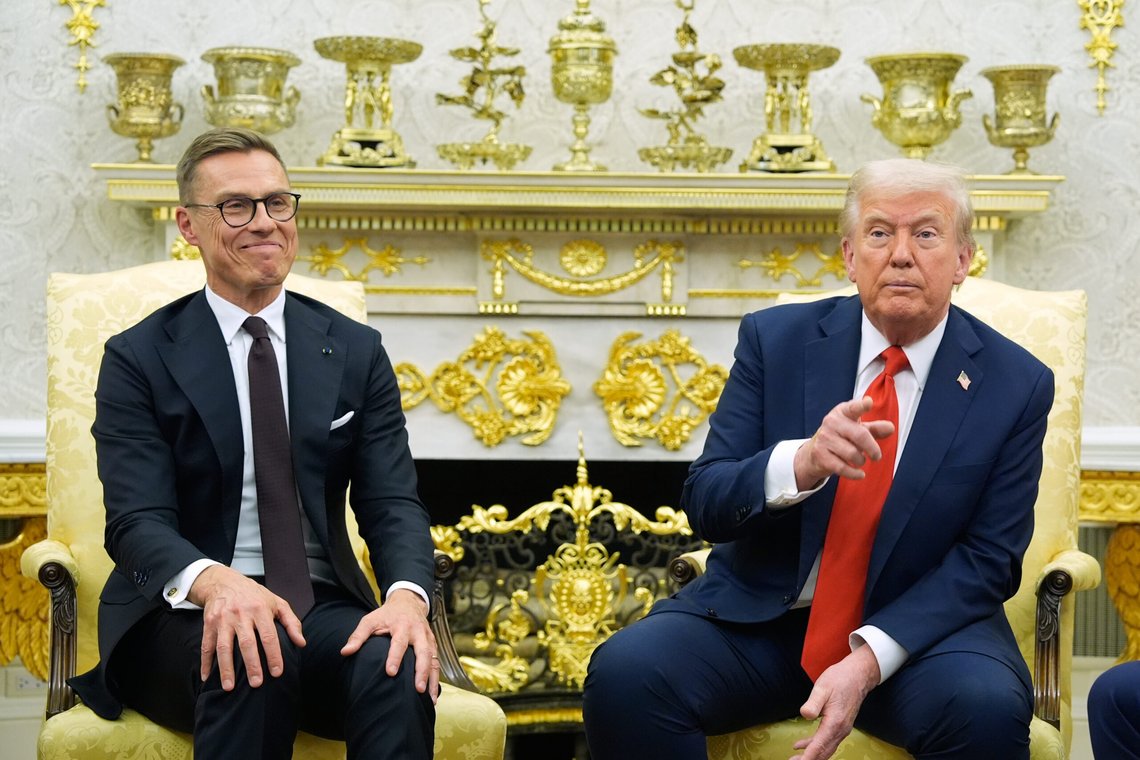USAs president Donald Trump og Finlands president Alexander Stubb møttes i Det ovale kontor i Det hvite hus torsdag. USA ber Finland om hjelp for å bekjempe Russland og Kinas innflytelse i polarområdene Foto: Alex Brandon / AP / NTB USAs president Donald Trump og Finlands president Alexander Stubb møttes i Det ovale kontor i Det hvite hus torsdag. USA ber Finland om hjelp for å bekjempe Russland og Kinas innflytelse i polarområdene Foto: Alex Brandon / AP / NTB