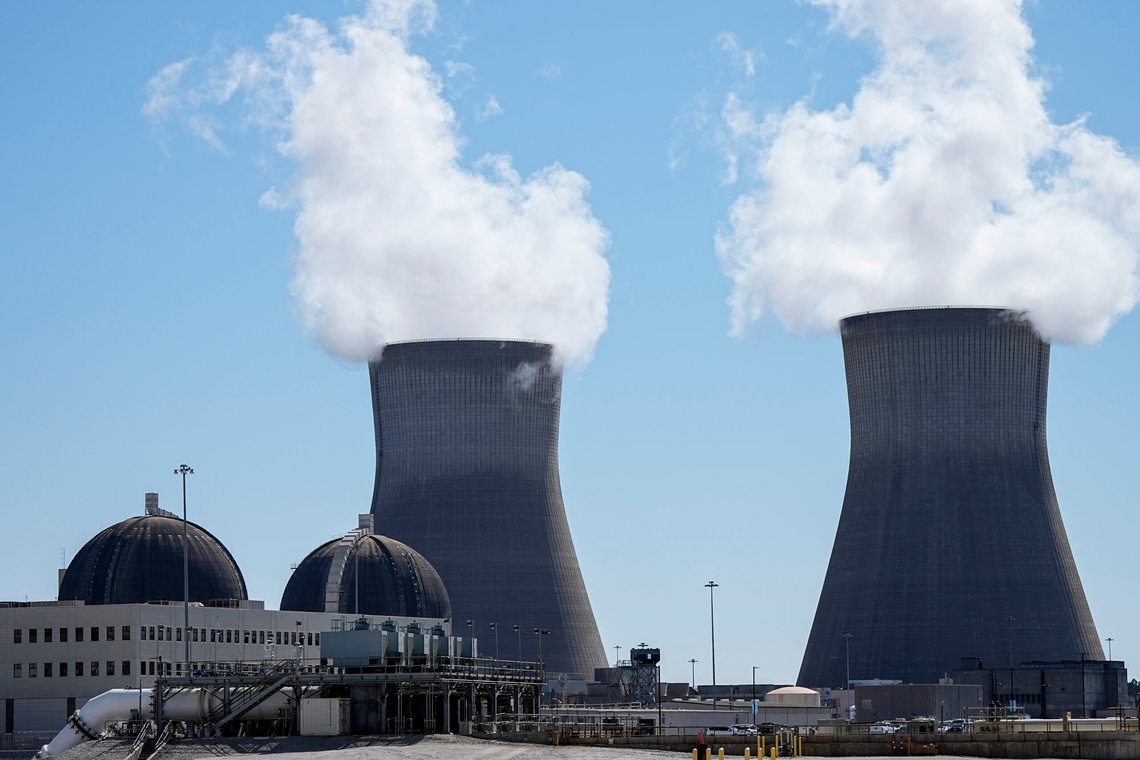 Sivile kjernekraftselskaper kan søke om å få tilgang myndighetenes våpengraderte plutonium. På bildet ser vi Vogtle kjernekraftverk i Waynesboro i delstaten Georgia. Foto: Mike Stewart, AP / NTB Sivile kjernekraftselskaper kan søke om å få tilgang myndighetenes våpengraderte plutonium. På bildet ser vi Vogtle kjernekraftverk i Waynesboro i delstaten Georgia. Foto: Mike Stewart, AP / NTB