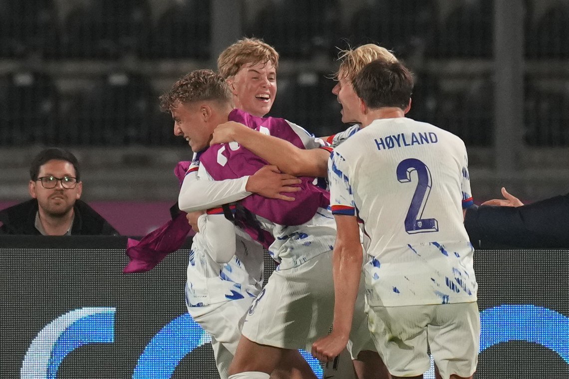 Norway's Niklas Fuglestad celebrates with teammates after scoring his side's opening goal against Paraguay during a FIFA U-20 World Cup round of sixteen soccer match at Fiscal Stadium in Talca, Chile, Wednesday, Oct. 8, 2025. (AP Photo/Andre Penner) Norway's Niklas Fuglestad celebrates with teammates after scoring his side's opening goal against Paraguay during a FIFA U-20 World Cup round of sixteen soccer match at Fiscal Stadium in Talca, Chile, Wednesday, Oct. 8, 2025. (AP Photo/Andre Penner)