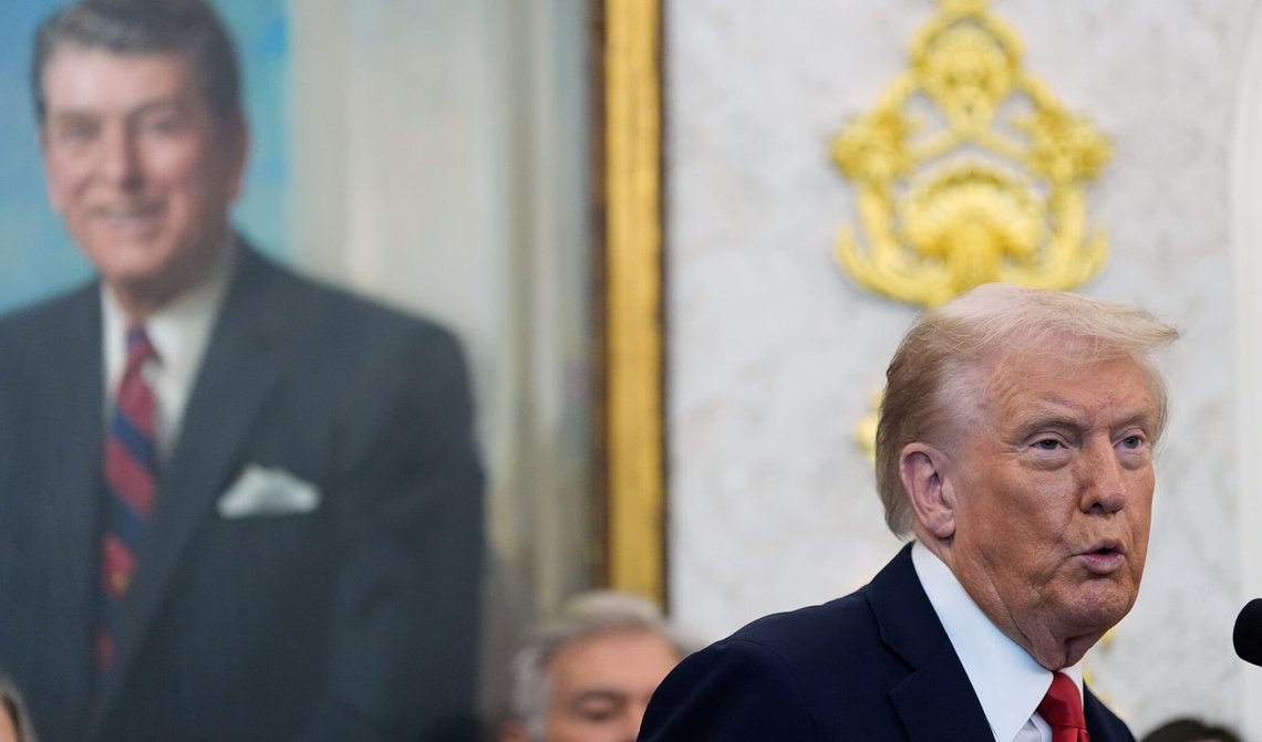 President Donald Trump taler i det ovale kontoret i Det hvite hus i Washington D.C. den 16. oktober 2025. Foto: Alex Brandon / AP / NTB. President Donald Trump taler i det ovale kontoret i Det hvite hus i Washington D.C. den 16. oktober 2025. Foto: Alex Brandon / AP / NTB.
