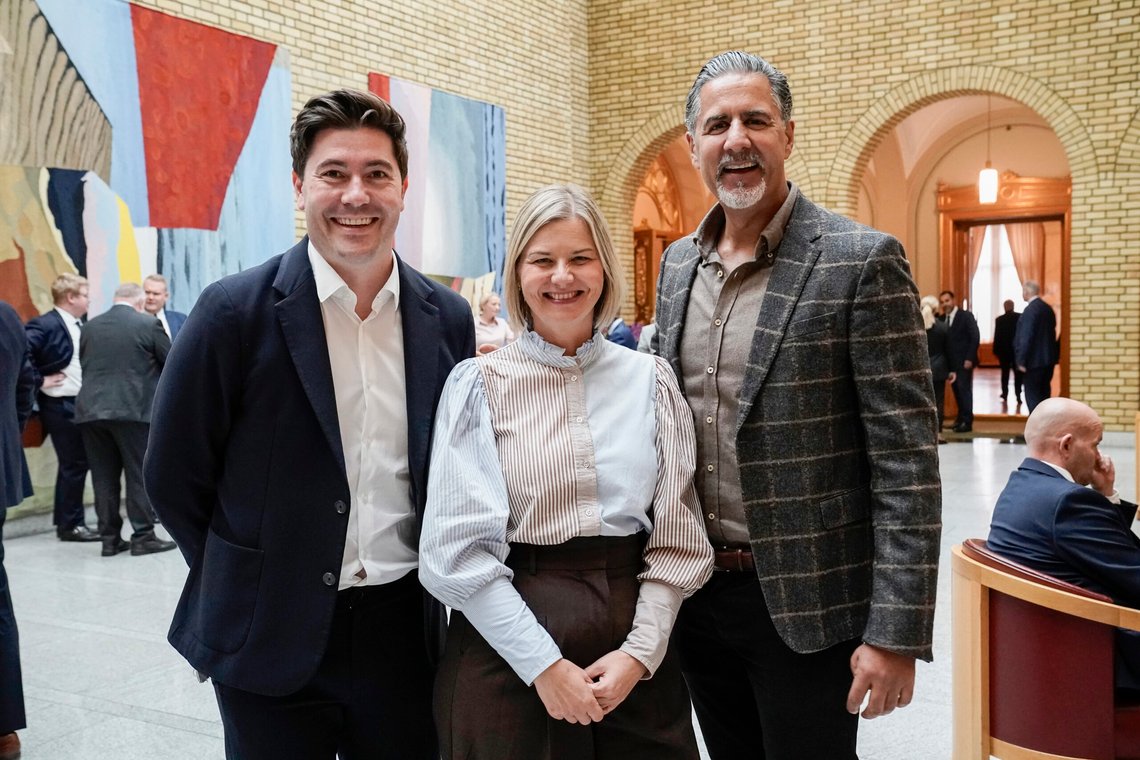 Oslo 20251001.
VenstresGrunde Almeland, partileder Guri Melby og Abid Raja når det nye Stortinget trer sammen for første gang, onsdag 1. Oktober.
Foto: Jonas Fæste Laksekjøn / NTB Oslo 20251001.
VenstresGrunde Almeland, partileder Guri Melby og Abid Raja når det nye Stortinget trer sammen for første gang, onsdag 1. Oktober.
Foto: Jonas Fæste Laksekjøn / NTB