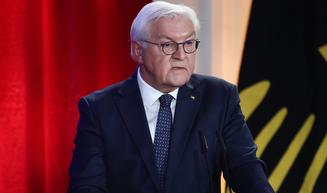 Frank-Walter Steinmeier taler under årsdagen for Berlinmurens fall i den tyske hovedstaden den 9. november 2025. Foto: Maryam Majd / Pool via AP / NTB. Frank-Walter Steinmeier taler under årsdagen for Berlinmurens fall i den tyske hovedstaden den 9. november 2025. Foto: Maryam Majd / Pool via AP / NTB.