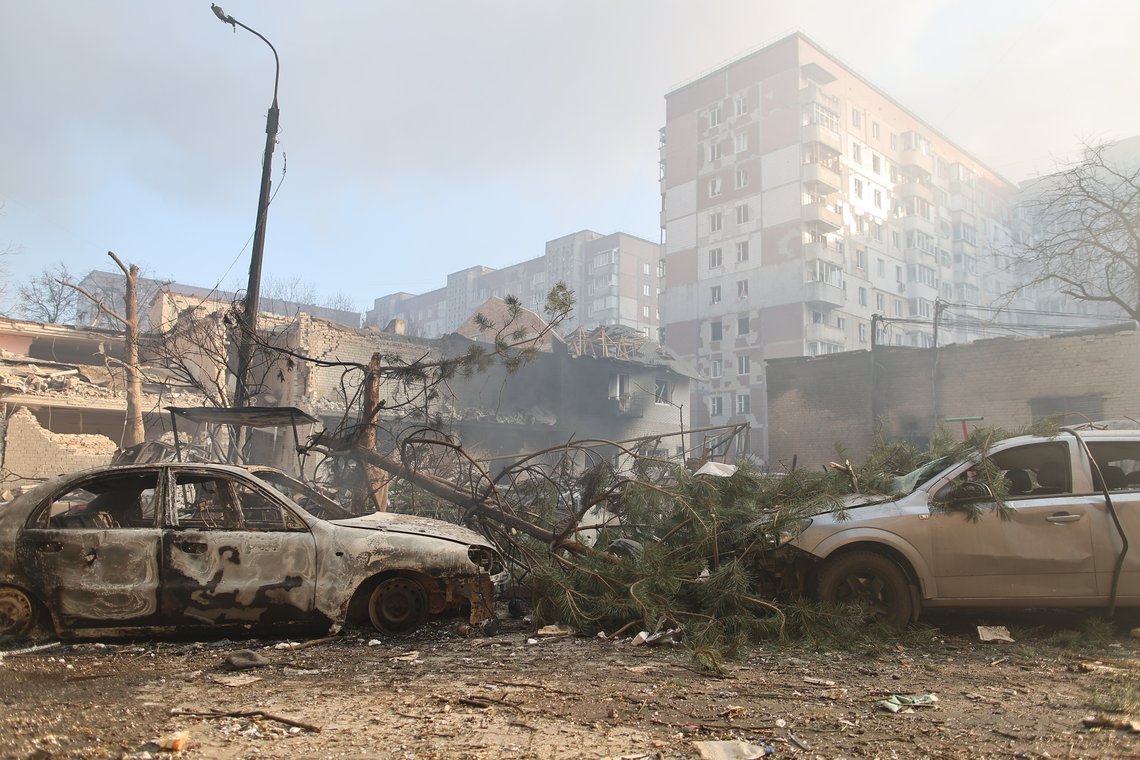 Burnt cars are seen in front of a residential building which was heavily damaged after a Russian strike on Ternopil, Ukraine, on Wednesday, Nov. 19, 2025. (AP Photo/Vlad Kravchuk) Burnt cars are seen in front of a residential building which was heavily damaged after a Russian strike on Ternopil, Ukraine, on Wednesday, Nov. 19, 2025. (AP Photo/Vlad Kravchuk)