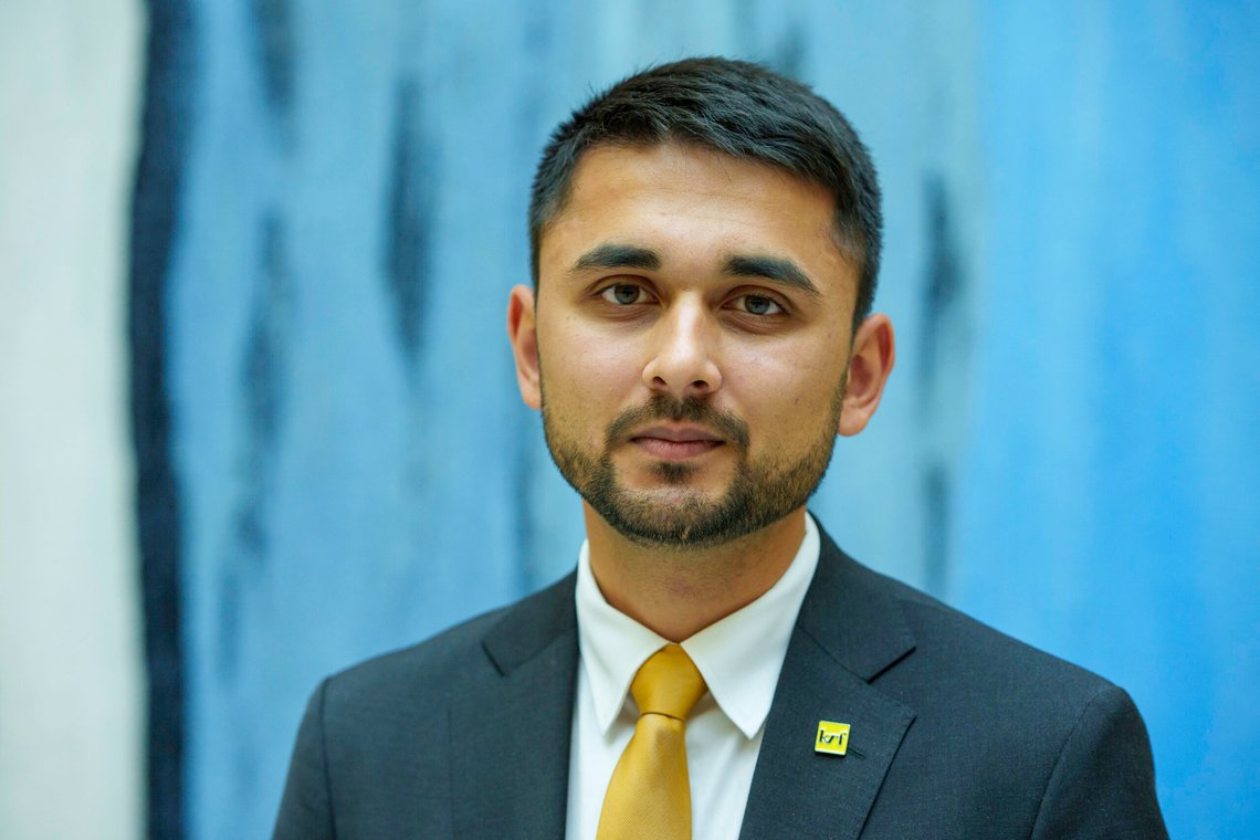 Tidligere Sokndal-ordfører, nå stortingsrepresentant Jonas Andersen Sayed, inviterte Israels fungerende ambassadør til Stortinget. Foto: Cornelius Poppe / NTB Tidligere Sokndal-ordfører, nå stortingsrepresentant Jonas Andersen Sayed, inviterte Israels fungerende ambassadør til Stortinget. Foto: Cornelius Poppe / NTB