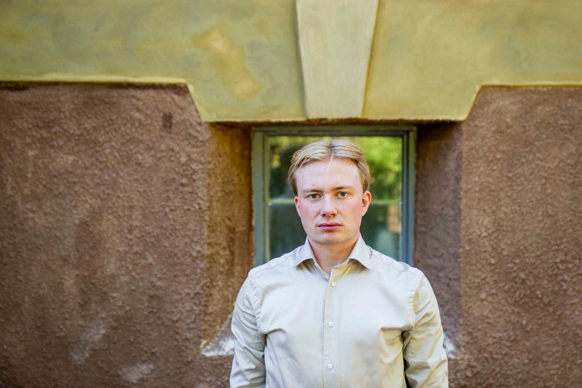Sigve Næss Røtvold, leder i Norsk studentorganisasjon, reagerer på at studenter ikke får fordelen av norgespris, og ber regjeringen endre ordningen. Foto: Fredrik Varfjell / NTB Sigve Næss Røtvold, leder i Norsk studentorganisasjon, reagerer på at studenter ikke får fordelen av norgespris, og ber regjeringen endre ordningen. Foto: Fredrik Varfjell / NTB