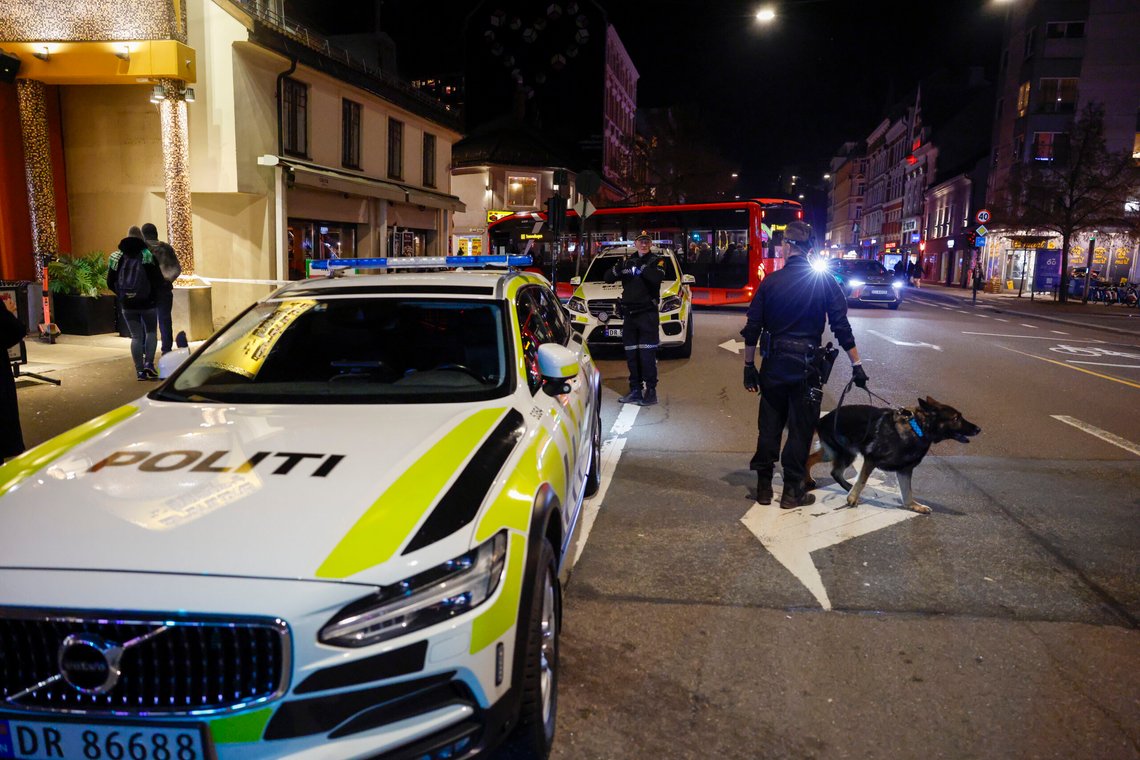 Oslo 20251115.
En ung mann er påført stikkskader i et slagsmål på Grønland i Oslo lørdag kveld. To personer er pågrepet av politiet.
Foto: Jonas Been Henriksen / NTB Oslo 20251115.
En ung mann er påført stikkskader i et slagsmål på Grønland i Oslo lørdag kveld. To personer er pågrepet av politiet.
Foto: Jonas Been Henriksen / NTB