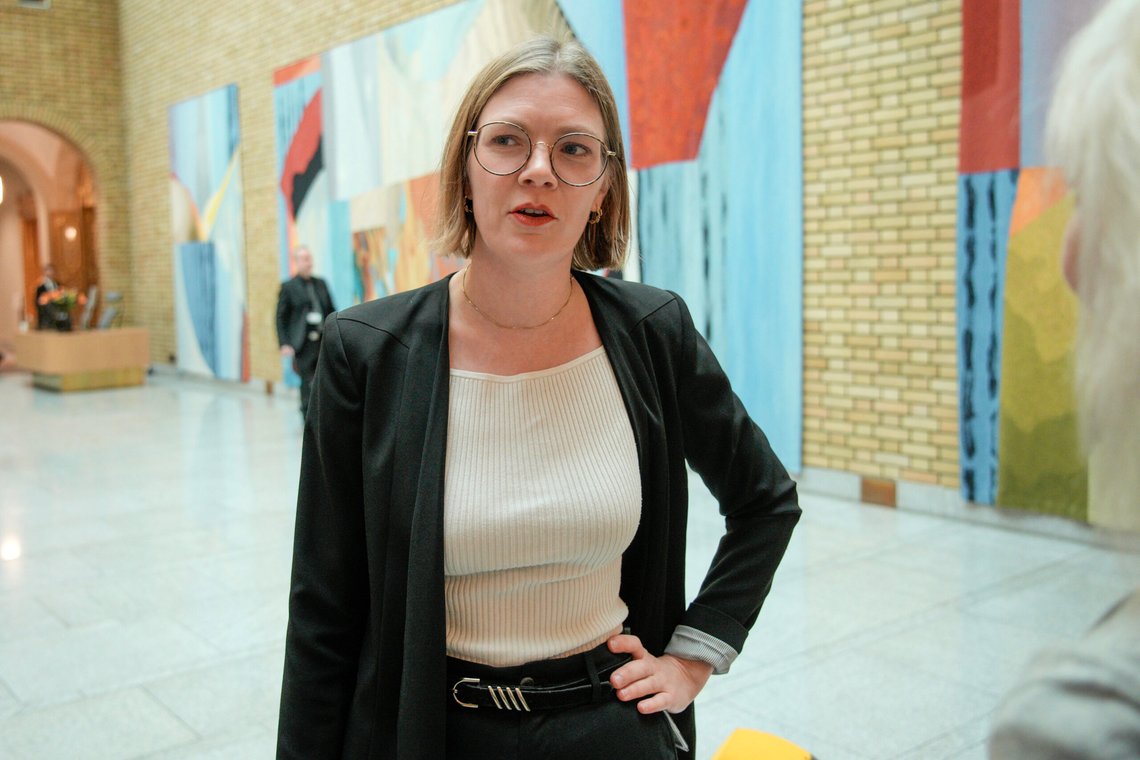 Oslo 20251023.
Marie Sneve Martinussen (R) på vei til et møte i den utvidede utenriks- og forsvarskomiteen som torsdag legger frem en sak for Stortinget i en lukket høring.
Foto: Stian Lysberg Solum / NTB Oslo 20251023.
Marie Sneve Martinussen (R) på vei til et møte i den utvidede utenriks- og forsvarskomiteen som torsdag legger frem en sak for Stortinget i en lukket høring.
Foto: Stian Lysberg Solum / NTB