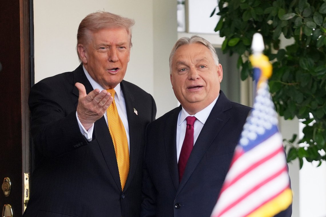Tonen var tilsynelatende god da Donald Trump (til venstre) og Viktor Orban – to ledere som ofte er i utakt med andre vestlige kolleger – møttes i Det hvite hus fredag. Foto: Evan Vucci / AP / NTB Tonen var tilsynelatende god da Donald Trump (til venstre) og Viktor Orban – to ledere som ofte er i utakt med andre vestlige kolleger – møttes i Det hvite hus fredag. Foto: Evan Vucci / AP / NTB