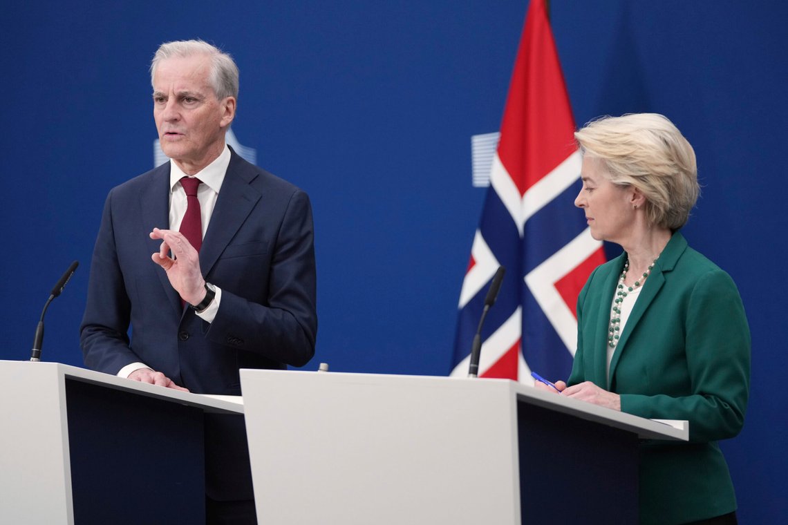 European Commission President Ursula von der Leyen, right, and Norway's Prime Minister Jonas Gahr Store address journalists during a media conference at EU headquarters in Brussels, Monday, April 7, 2025. (AP Photo/Virginia Mayo) European Commission President Ursula von der Leyen, right, and Norway's Prime Minister Jonas Gahr Store address journalists during a media conference at EU headquarters in Brussels, Monday, April 7, 2025. (AP Photo/Virginia Mayo)