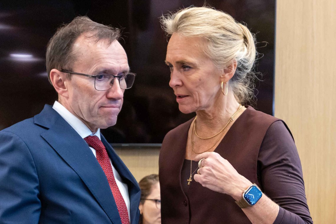 Norway's Foreign Minister Espen Barth Eide, left, talks with Iceland's Foreign Minister Thorgerdur Katrin Gunnarsdottir as they arrive for the 61st European Economic Area council meeting at the EFTA House in Brussels, Thursday, Nov. 20, 2025. (AP Photo/Geert Vanden Wijngaert) Norway's Foreign Minister Espen Barth Eide, left, talks with Iceland's Foreign Minister Thorgerdur Katrin Gunnarsdottir as they arrive for the 61st European Economic Area council meeting at the EFTA House in Brussels, Thursday, Nov. 20, 2025. (AP Photo/Geert Vanden Wijngaert)