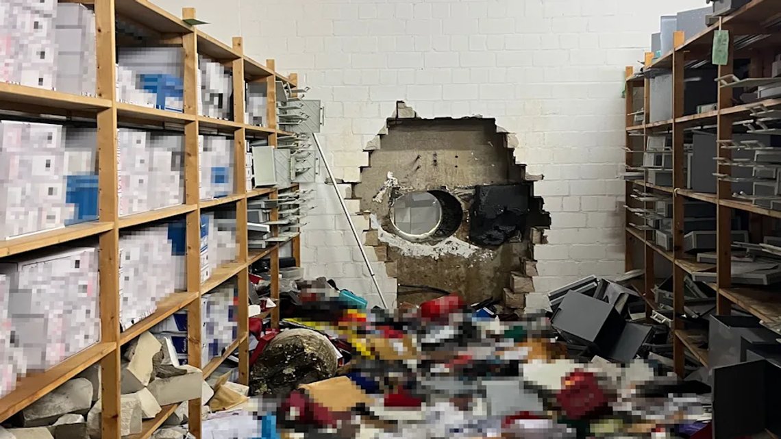 Slik så det ut etter det tegneserieaktige innbruddet i et bankvelv i Tyskland. Hele Europa er åpnet for ran på langt høyere nivå. Foto: Polizei/ Gelsenkirchen Slik så det ut etter det tegneserieaktige innbruddet i et bankvelv i Tyskland. Hele Europa er åpnet for ran på langt høyere nivå. Foto: Polizei/ Gelsenkirchen