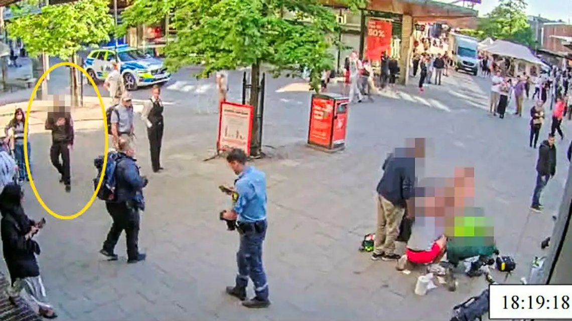 Henrettelser på åpen gate i Färsta sentrum 2023, 21 kuler, to døde, en fotograf (43) på vei hjem. Foto: Politiet Henrettelser på åpen gate i Färsta sentrum 2023, 21 kuler, to døde, en fotograf (43) på vei hjem. Foto: Politiet