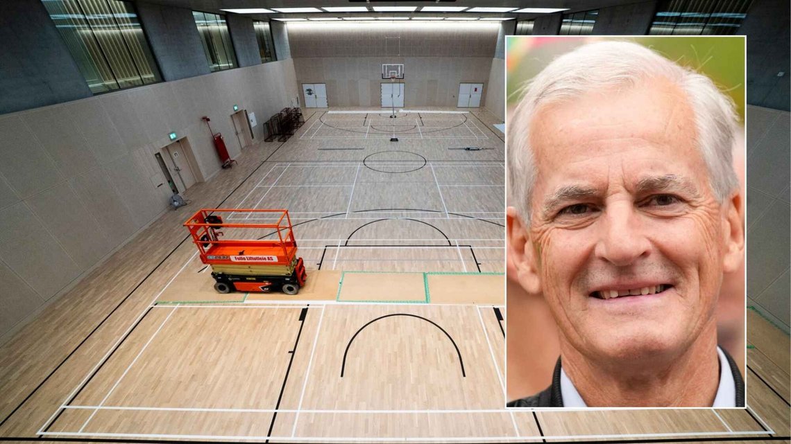 BASKET: I det splitter nye regjeringskvartalet skal statsminister Jonas Gahr Støre, hans kolleger og ansatte kunne kose seg med en splitter ny basketballbane. Foto: NTB BASKET: I det splitter nye regjeringskvartalet skal statsminister Jonas Gahr Støre, hans kolleger og ansatte kunne kose seg med en splitter ny basketballbane. Foto: NTB