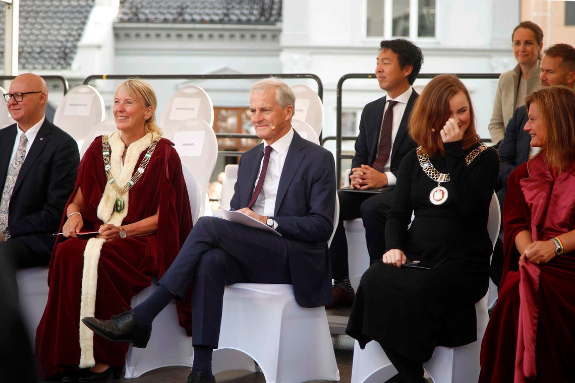 Bergen 20230814.
Statsminister Jonas Gahr Støre under åpningen av studieåret på Universitetet i Bergen.
Foto: Tuva Åserud / NTB Bergen 20230814.
Statsminister Jonas Gahr Støre under åpningen av studieåret på Universitetet i Bergen.
Foto: Tuva Åserud / NTB