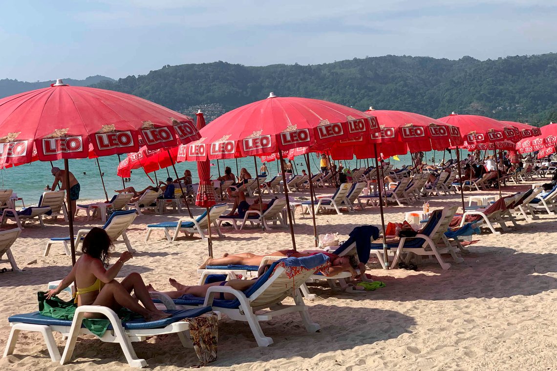 Patong strand i Phuket. Foto: AP/Salinee Prab/NTB Patong strand i Phuket. Foto: AP/Salinee Prab/NTB