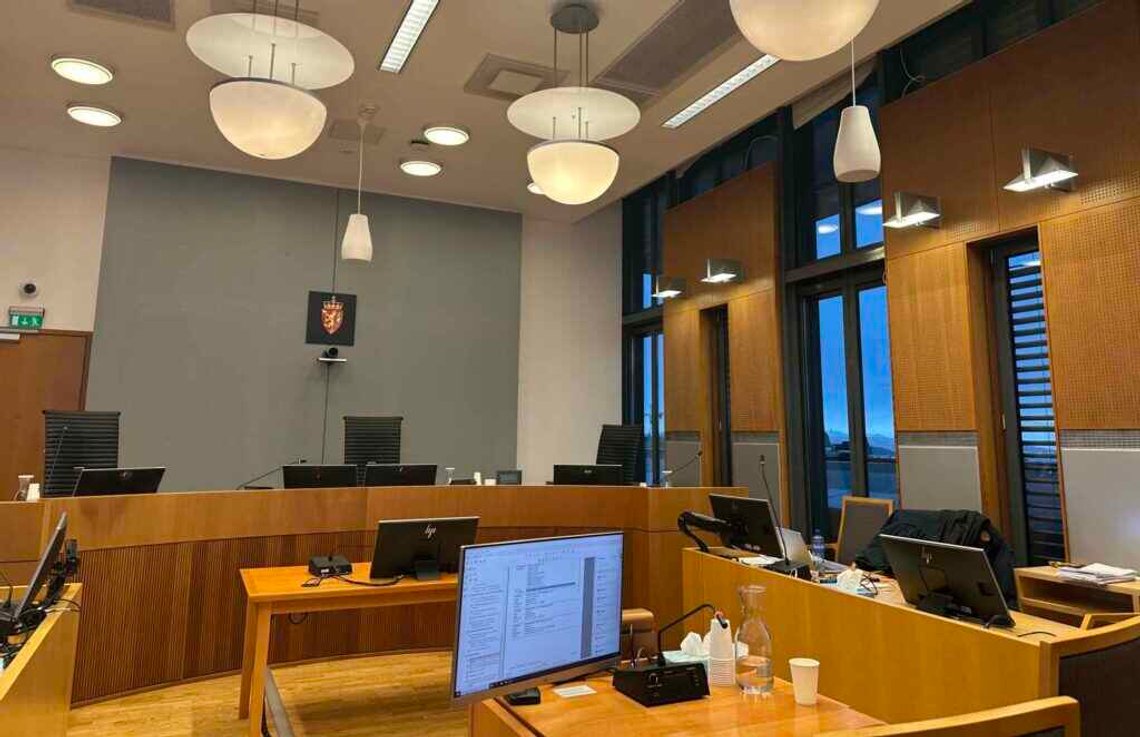 Oslo tingrett, sal 817, hvor straffesaken mot den 22 år gamle voldtektsdømte ble ført for åpne dører. Document og en lokalavis var de eneste fremmøtte fra pressen.
(Foto: Christian Borchsenius) Oslo tingrett, sal 817, hvor straffesaken mot den 22 år gamle voldtektsdømte ble ført for åpne dører. Document og en lokalavis var de eneste fremmøtte fra pressen.
(Foto: Christian Borchsenius)